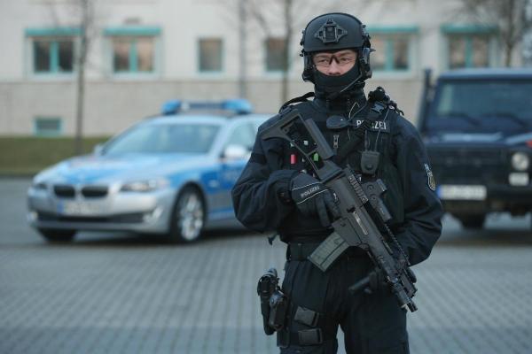 PANICĂ în Germania! Un grup de musulmani a strigat “Allahu Akbar” și a amenințat pe toată lumea cu moartea