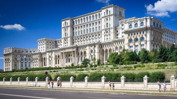 Primarul care vrea să dărâme zidul de la Casa Poporului. “Până în 2018 va trebui să găsim soluţii”
