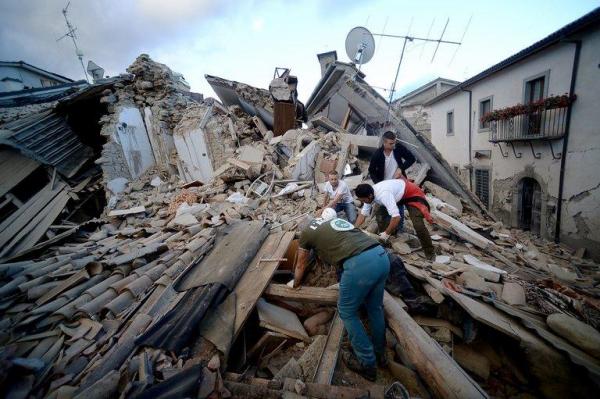 Cutremur Italia: Imagini ŞOCANTE de la faţa locului. Cel puțin 14 persoane au murit (FOTO)