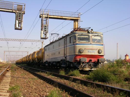 Viitura din Moldova întârzie mersul trenurilor! Pasagerii au de aşteptat chiar şi CINCI ORE