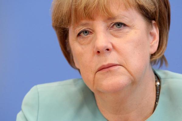 ALERTĂ! Angela Merkel PIERDE Germania