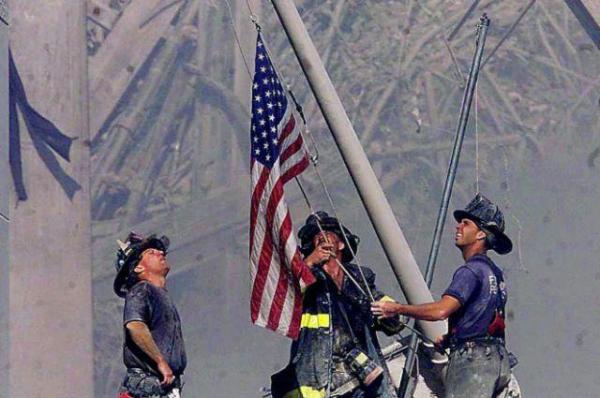MISTERUL drapelului devenit simbol al atentatelor din 11 septembrie, pierdut timp de 15 ani (FOTO, VIDEO)