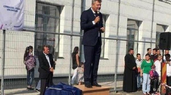 ASPRU criticat, Pandele explică de ce s-a urcat pe catedră: “Aşa mi-a dat mie prin cap/ Cred eu că i-am pus pe gânduri”