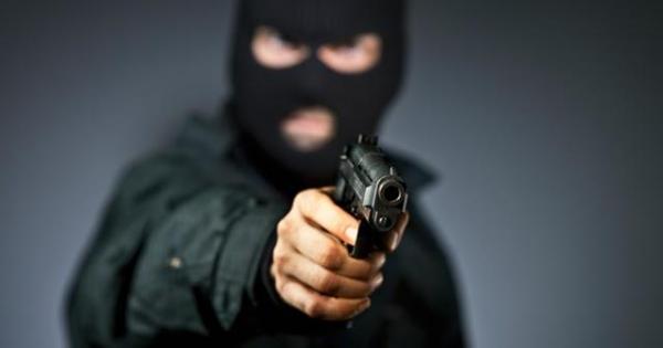Atac armat la o bancă din Arad. Autorităţile sunt în ALERTĂ!
