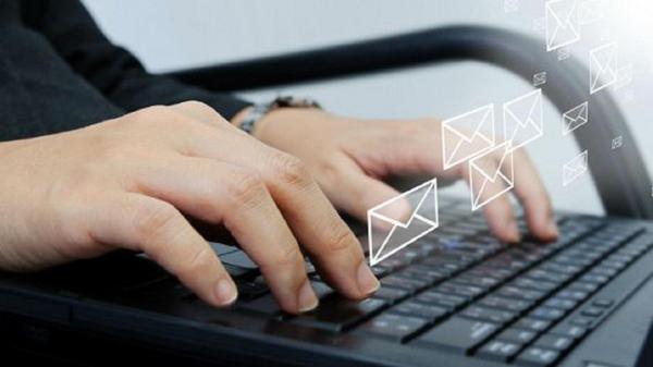 Este oficial: Angajaţii români pot fi concediaţi prin e-mail!