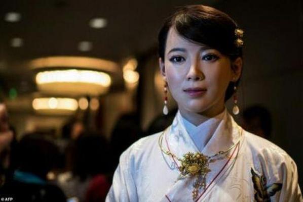 Acesta este VIITORUL? Aşa arată primul ROBOT umanoid chinezesc (FOTO, VIDEO)