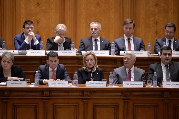 CCR: Legea privind abilitarea Guvernului de a emite ordonanţe, constituţională