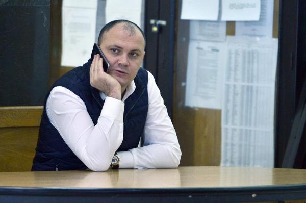 Magistraţii judecă primul termen al dosarului de şantaj al lui Sebastian Ghiţă