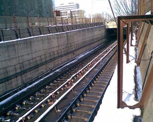 Circulaţia metroului între staţiile Berceni şi Dimitrie Leonida se face pe o linie în ambele sensuri, sâmbătă şi duminică