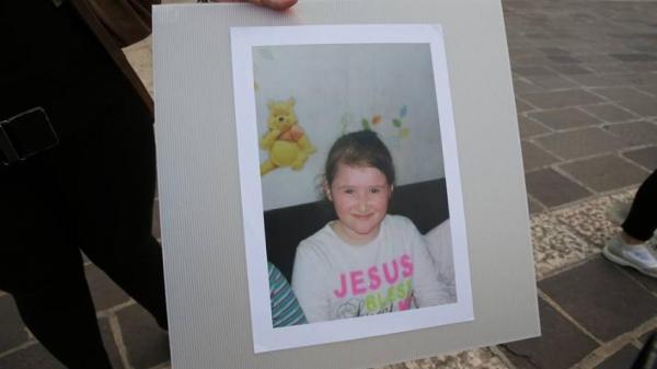 SCANDALOS în cazul unei fetițe românce de 9 ani, violată și ucisă în Italia. La 7 luni de la moarte, NIMENI nu e în arest, deși sunt DOI SUSPECȚI