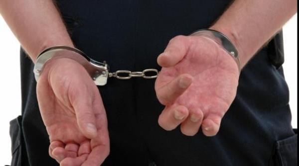 RECIDIVIST! Un bărbat a smuls un cercel din urechea unei bătrâne, în Sectorul 2, fiind a patra tâlhărie comisă de el în ultima lună