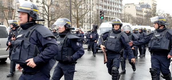 Un bărbat suspectat că plănuia un atac TERORIST în Franţa a fost ARESTAT