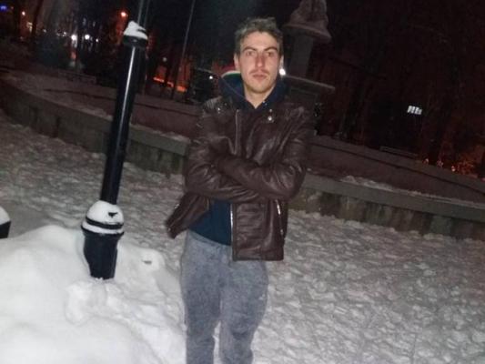 Un VASLUIAN şi-a anunţat SINUCIDEREA pe Facebook! Cum au reacţionat, însă, cunoscuţii acestuia