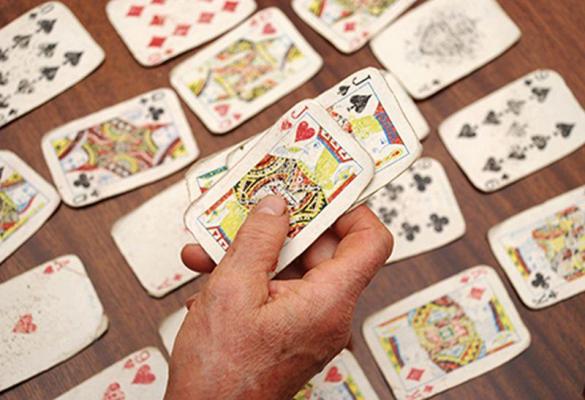 ÎNŞELAŢI prin "metoda ghicitului". Victimele erau atrase prin anunţuri on-line