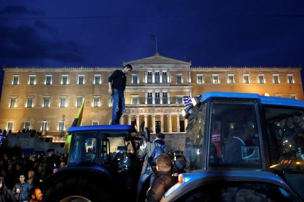 Atenţionare de călătorie pentru GRECIA, fermerii eleni anunţă proteste care ar putea bloca traficul