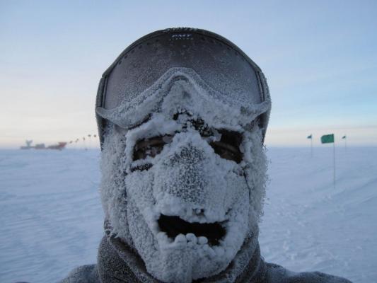 Minus 59 de grade Celsius în România! Turiştii, sfătuiţi să evite ascensiunile pe munte