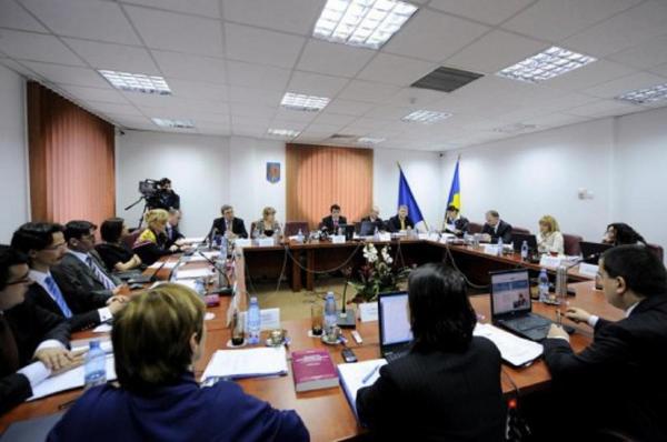 Zi importantă pentru justiţie. Noul CSM îşi alege conducerea. La şedinţă participă şi preşedintele Iohannis