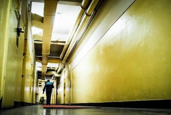 O femeie din Bucureşti, arestată după ce a convins un cetăţean britanic să îi trimită MII DE LIRE, sub diverse pretexte! Trucurile femeii i-au adus sume NEAŞTEPTATE