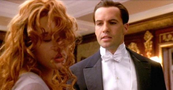 Trei bărbaţi de care să FUGI mâncând pământul! Aceşti nativi sunt EGOIŞTII zodiacului şi te vor lăsa cu ochii în soare, cu prima ocazie