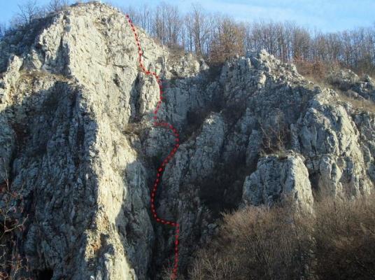 Se întâmplă în România! Hoții au FURAT cablurile metalice folosite de turiști pentru a parcurge traseul Via Ferrata "Peretele Zânelor"