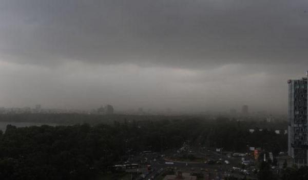 ALERTĂ METEO de ultimă oră! Ploi şi vijelii în Capitală, în următoarele ore