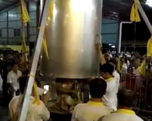 IMAGINI dramatice! Un medium a murit în chinuri groaznice după un RITUAL de "curățare a minții și trupului" prin fierbere (FOTO, VIDEO)