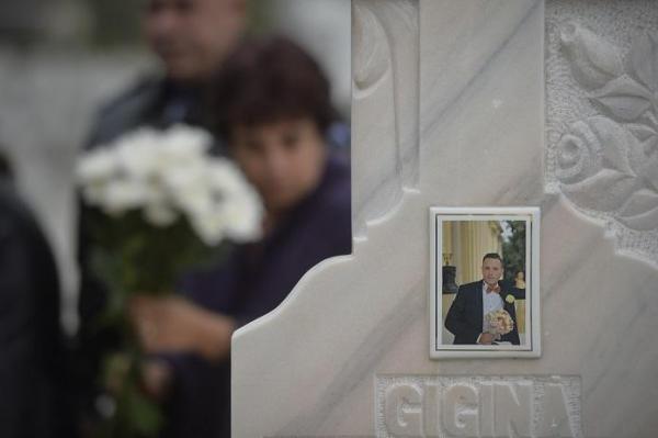 Mesajul sfâşietor al mamei poliţistului Bogdan Gigină, după ce Gabriel Oprea şi-a declarat nevinovăţia: 'Nevinovat este copilul meu'