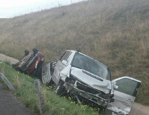 O dubă cu platformă s-a răsturnat pe A1, iar un bărbat de 75 de ani a ajuns la spital în stare FOARTE GRAVĂ
