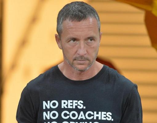 SCENE ȘOCANTE într-un club de fițe din București! Stelistul Mihai Stoica, implicat într-o bătaie generală: "Urla în curte 'Vă omor pe toţi!' Avea capul umflat, era tumefiat la faţă" 