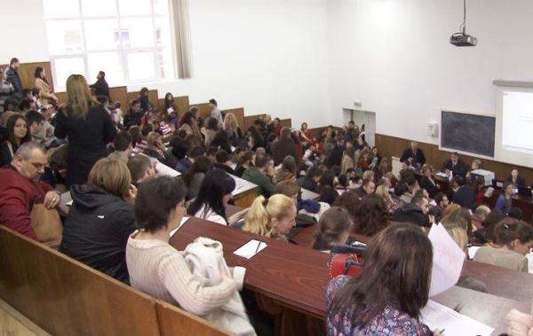 Nebunie la examenul de rezidenţiat de la Universitatea de Medicină. Grilele au fost scanate greşit, Ministerul Sănătăţii a anunţat ce a decis pentru cei 6.800 de candidaţi