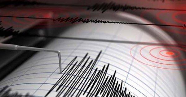 Trei cutremure s-au produs într-o singură zi, în interval de o oră, în nordul Italiei. Panică uriaşă în rândul populaţiei