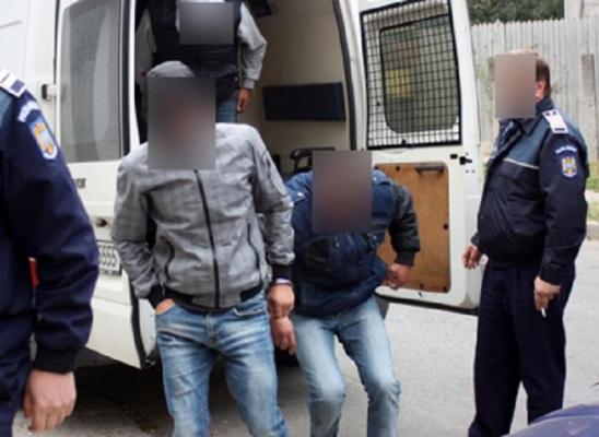 3 adolescenți din Vaslui au răpit o copilă de 14 ani din sat, pe care o țineau prizonieră într-o cramă. Când totul părea pierdut pentru ea, s-a întâmplat ceva neașteptat