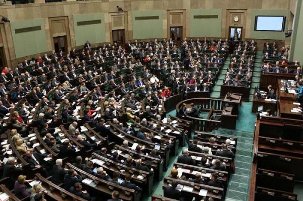 Opoziția din Polonia acuză partidul de la putere că pune în pericol corectitudinea alegerilor