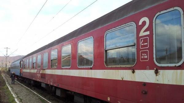 Un copil de 12 ani din Prahova a murit după ce s-a urcat pe un tren şi s-a electrocutat
