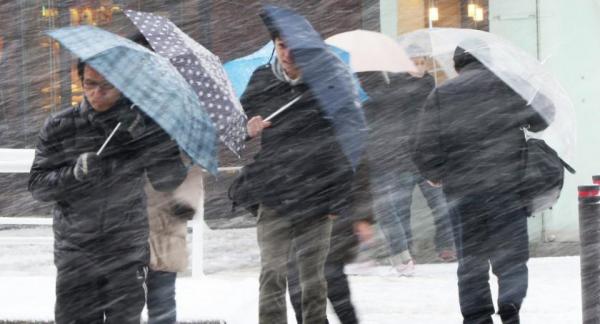 Alertă meteo pentru Bucureşti! ANM a emis o prognoză specială pentru următoarele două zile. Cod portocaliu de ninsori în şapte judeţe