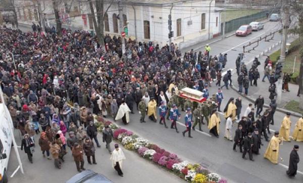 Sfântul Andrei 2017. Sute de persoane au asistat la aducerea moaştelor Sfântului Cuvios Grigorie Decapolitul la Galați