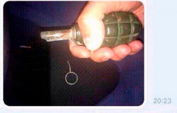 A vrut să pară cool și a avut parte de un sfârșit groaznic! Un tânăr de 26 de ani a murit după ce s-a pozat cu o grenadă în mână ca să-și impresioneze prietenii (FOTO)