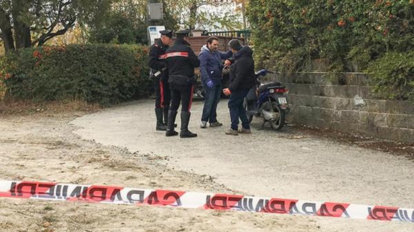 Tânăr român, GĂSIT MORT în Italia, în condiţii misterioase. Cadavrul bărbatului a fost descoperit sub o remorcă agricolă. Carabinieri: "Orice este posibil!"
