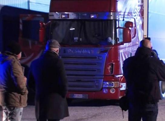 Şofer român de TIR găsit mort în cabină, în Italia. Bărbatul era căutat de două zile de şefii firmei la care lucra