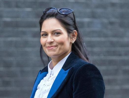 Probleme pentru guvernul condus de Theresa May. Un al doilea MINISTRU și-a anunțat demisia în urma unui scandal