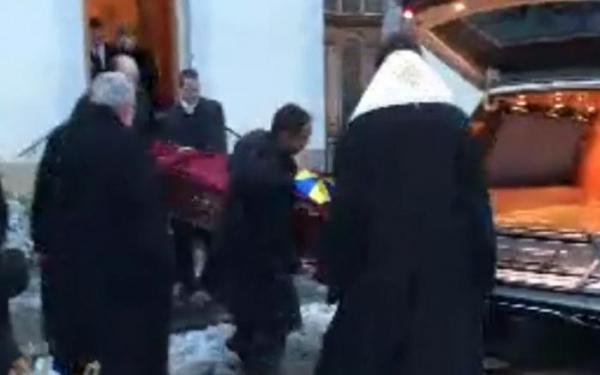 Sicriul cu trupul neînsuflețit al Regelui Mihai a părăsit reședința din Aubonne (Video)