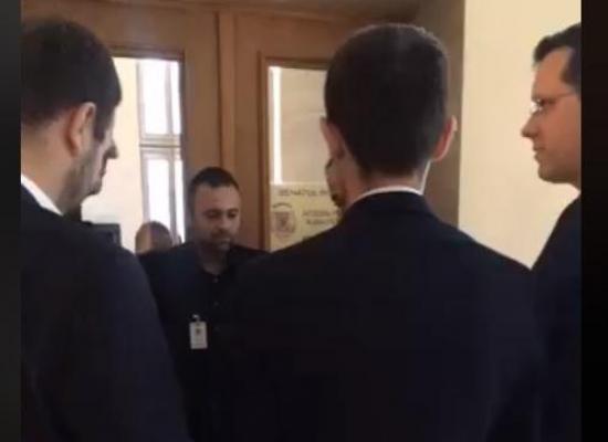 Legile Justiţiei: Accesul deputaţilor USR  în plenul Senatului a fost blocat pentru o perioadă de timp