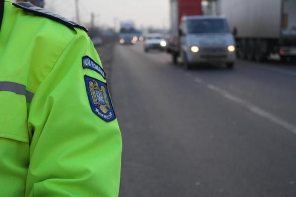 Accident grav între Adjud şi Focşani. O victimă în stare gravă, după un impact violent între un TIR şi o maşină