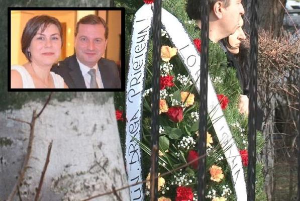 Durere mare în Iaşi! Bogdan şi Anda Maleon, găsiţi spânzuraţi de Crăciun, au fost înmormântaţi. Sute de oameni i-au condus pe ultimul drum (Video)