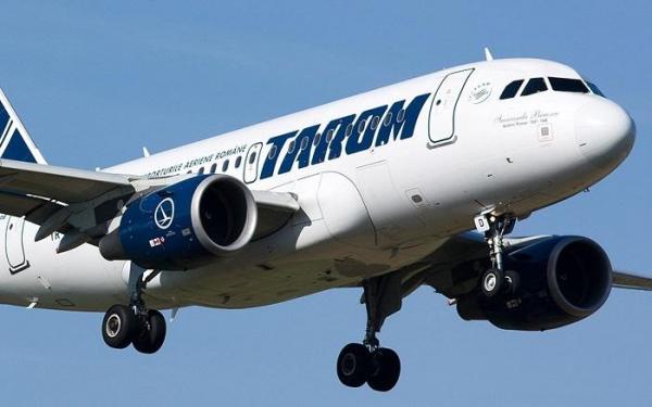 Zeci de români, rămași  blocați pe aeroportul din Amsterdam, după ce o cursă Tarom a fost anulată