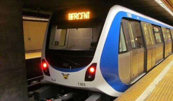Revelion 2018: Programul RATB şi programul la metrou în noaptea de Anul Nou