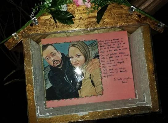 Gestul sfâşietor al iubitului Cătălinei, tânăra care a murit într-un teribil accident la Iaşi! Tânărul a lăsat un mesaj emoţionant chiar la locul accidentului