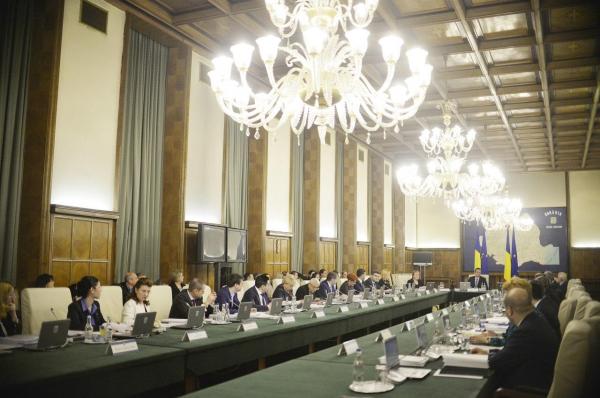 PNL şi USR depun azi moţiunea de cenzură împotriva guvernului Grindeanu