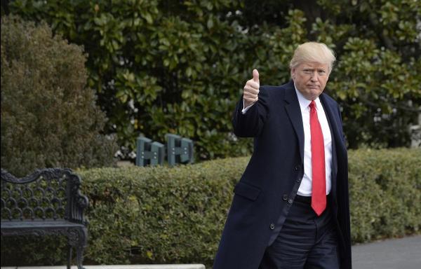 Noua variantă a decretului Trump care interzice intrarea în SUA a musulmanilor, nu se aplică celor care deţin carte verde