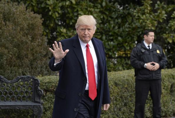 Donald Trump cheltuie într-o lună..cât alţii într-un mandat. Pe ce a aruncat preşedintele SUA peste ZECE MILIOANE de dolari